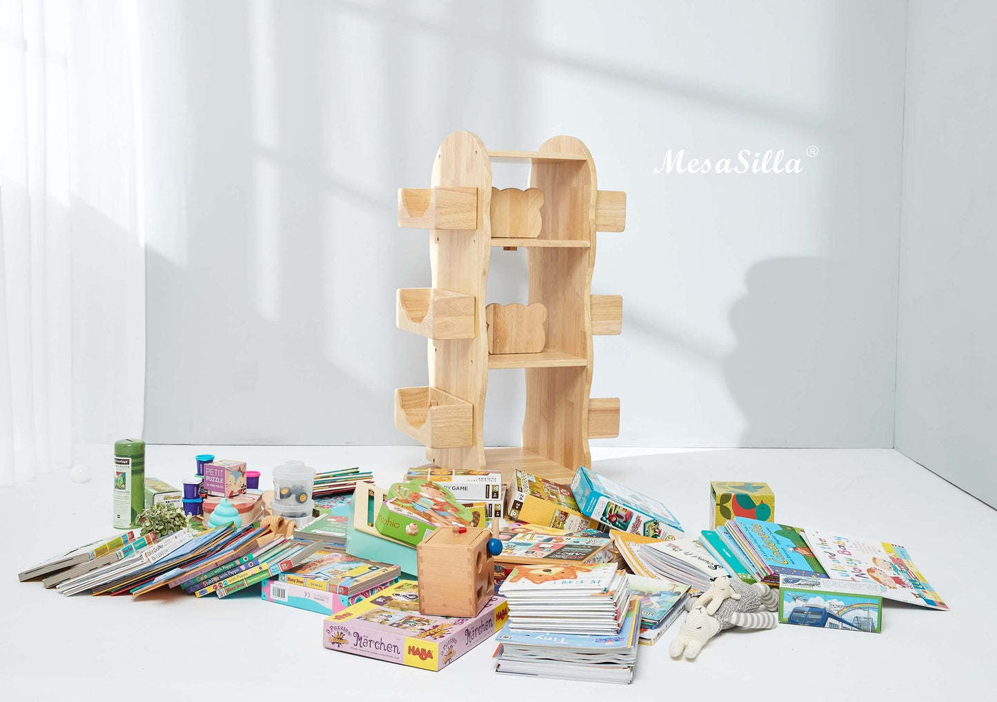 Preorder-Expected to be ship in February 2025-MesaSilla - Revolving Solid Wood Bookcase